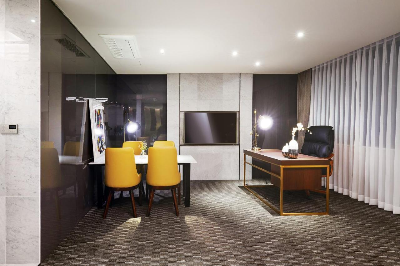 Jeongseon Intoraon Hotel מראה חיצוני תמונה